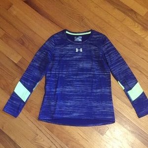 Under Armour top